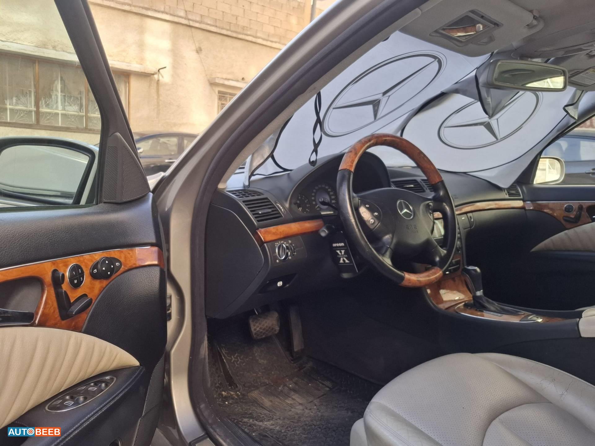 مرسيدس بنز E200 2003