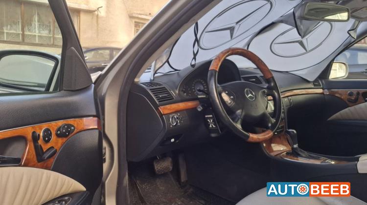 مرسيدس بنز E200 2003