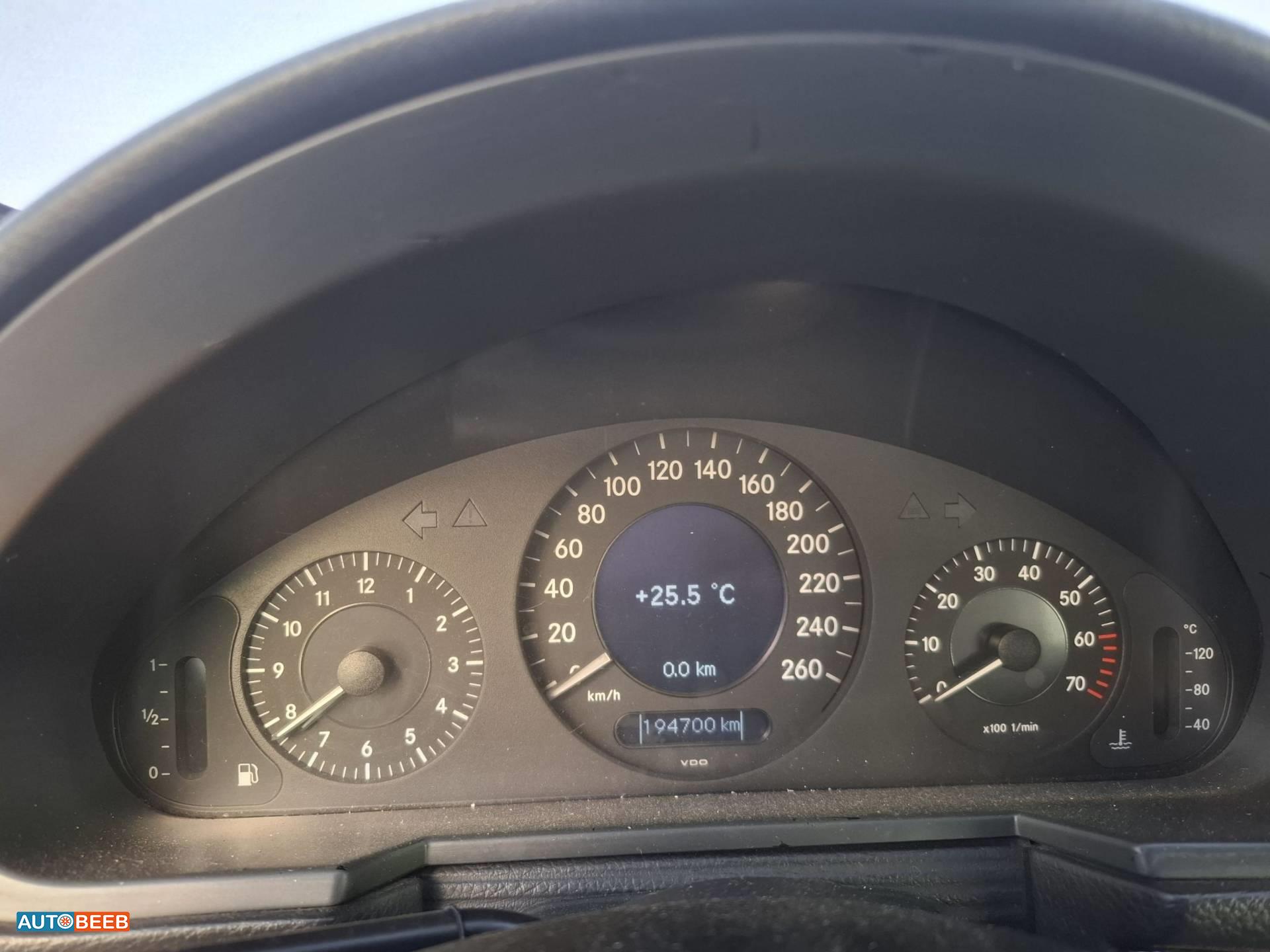 مرسيدس بنز E200 2003