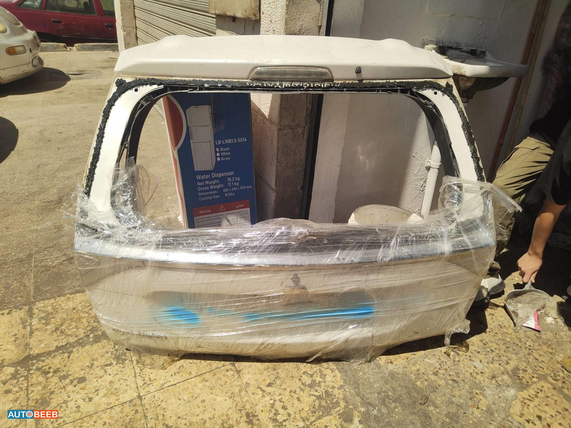 Body  Trunk Mitsubishi Outlander