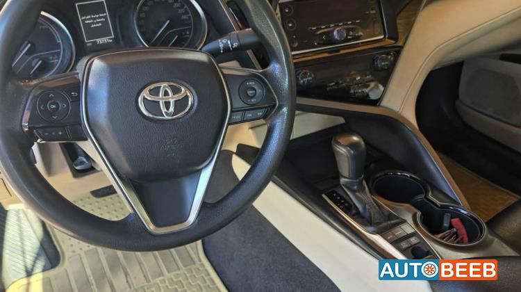 Toyota Camry 2019