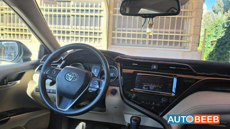 Toyota Camry 2019