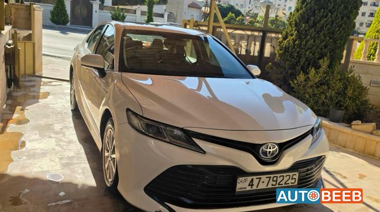 Toyota Camry 2019
