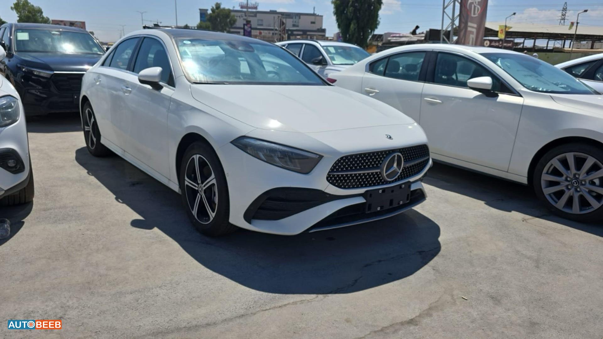 Mercedes Benz A200 2025