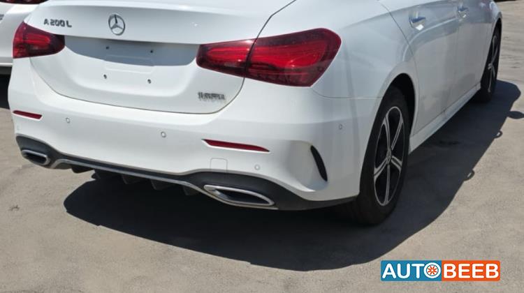 Mercedes Benz A200 2025