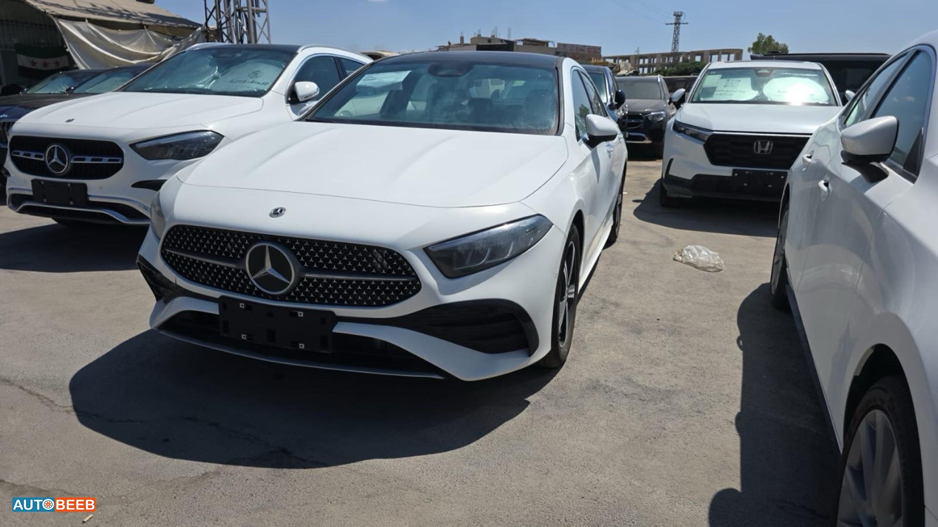 Mercedes Benz A200 2025