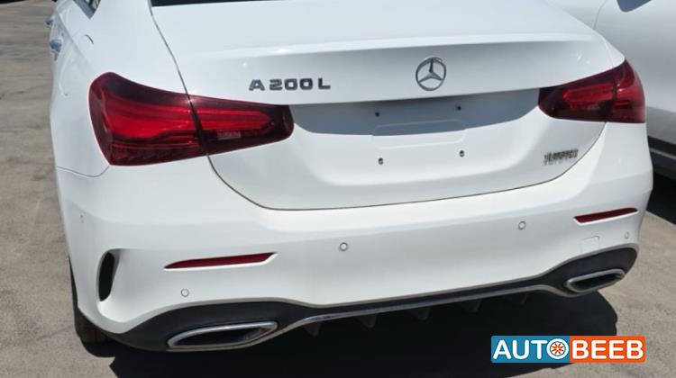 Mercedes Benz A200 2025