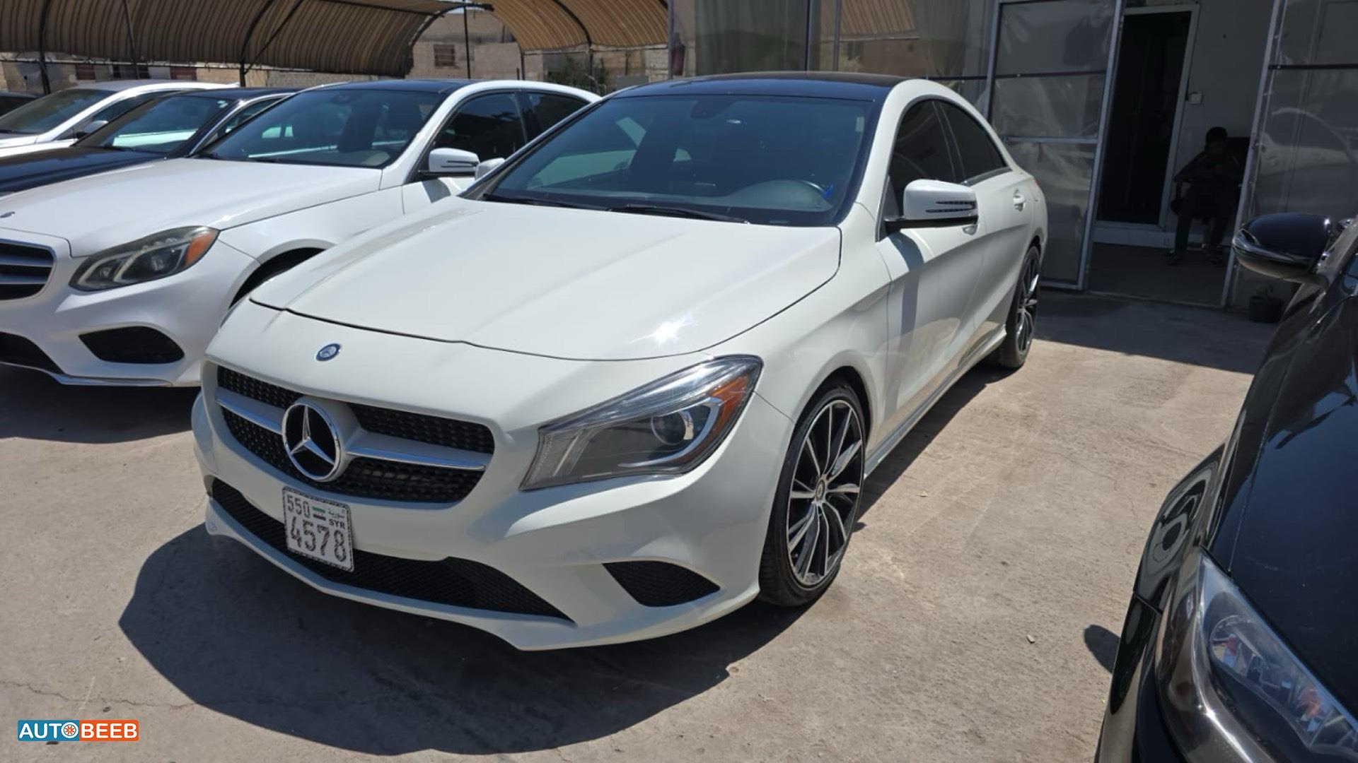 Mercedes Benz GLA200 2012