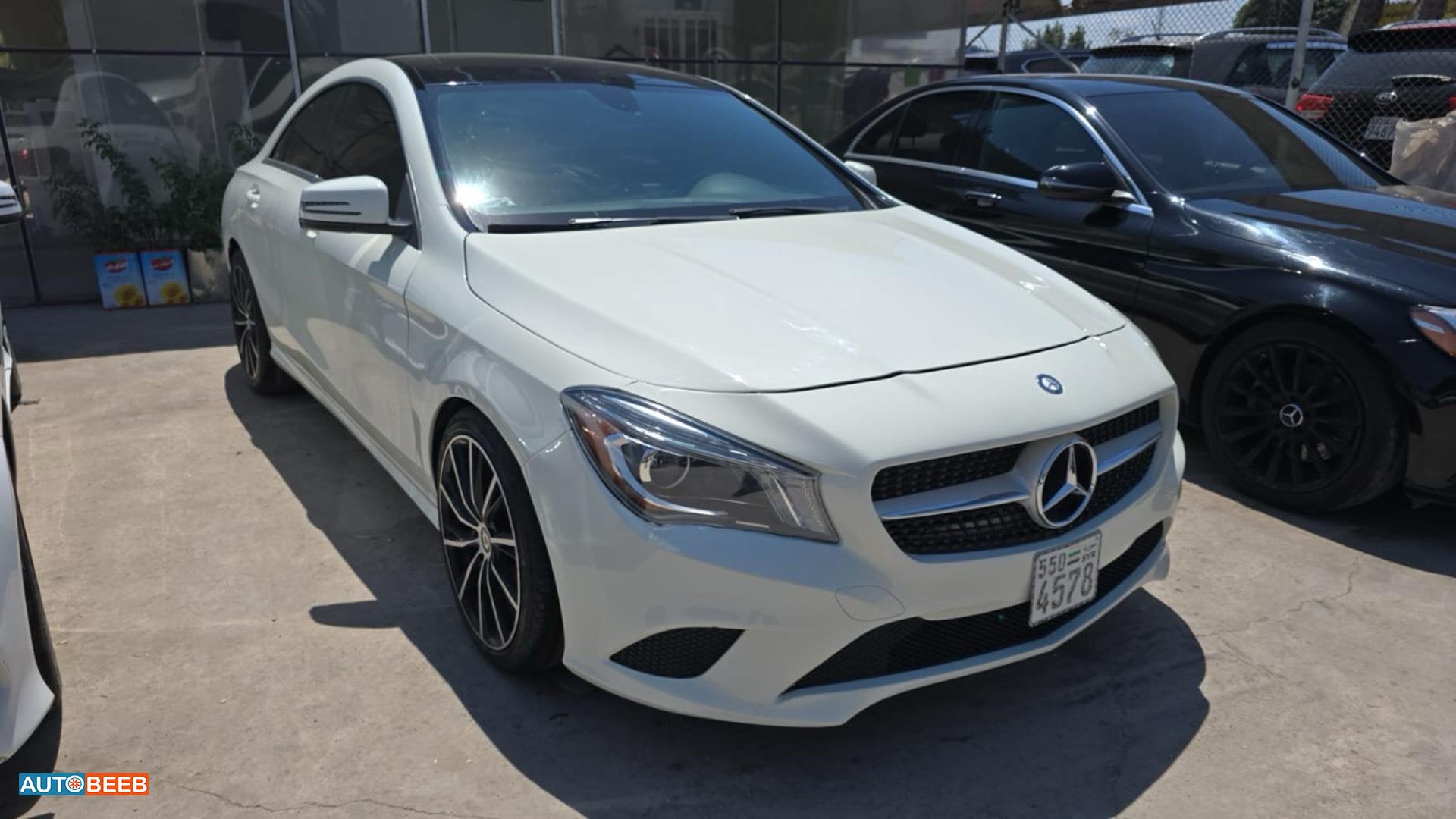 Mercedes Benz GLA200 2012