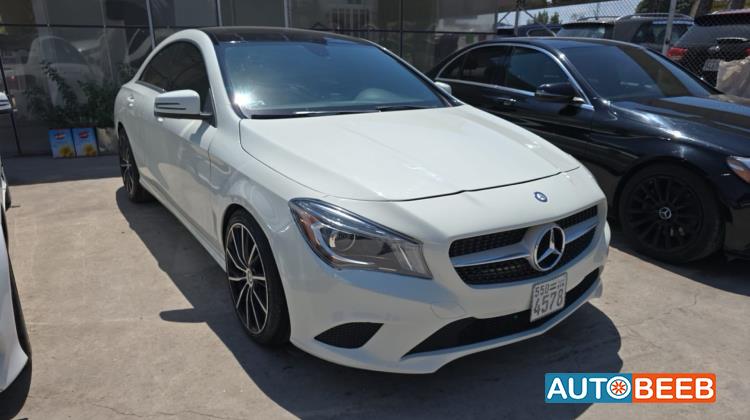 Mercedes Benz GLA200 2012