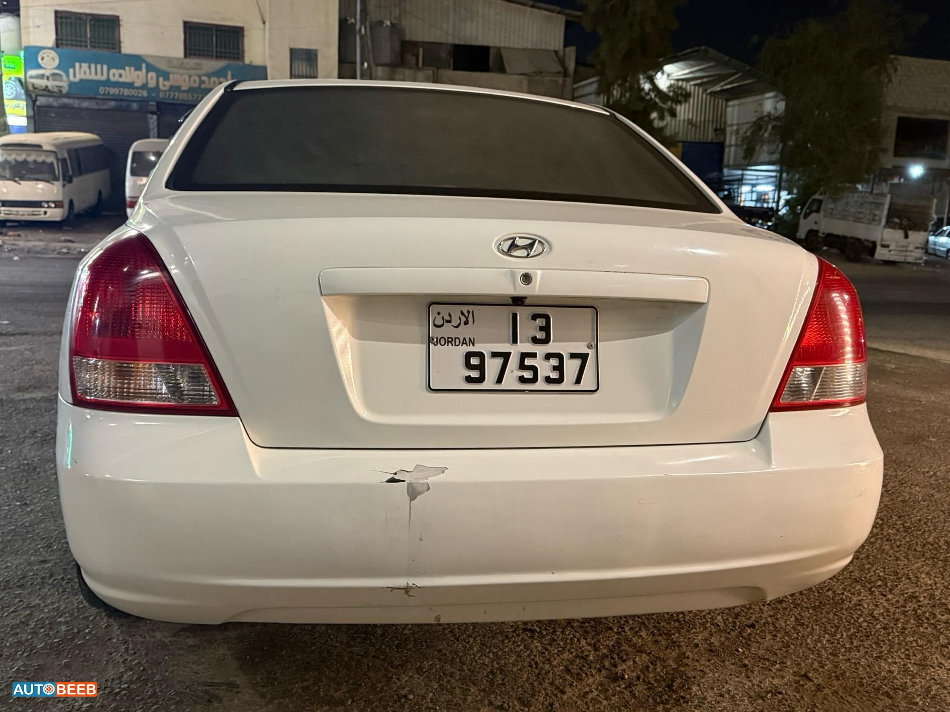 هيونداي افانتي 2000