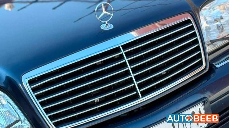 Mercedes Benz S320 1993