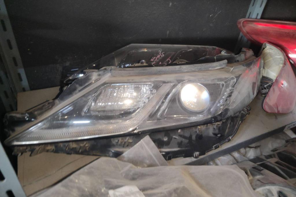 Lights Front light Toyota Camry