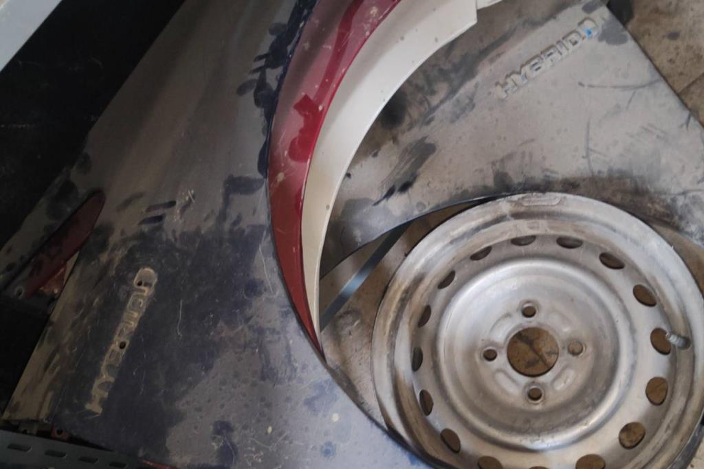 Body  Fenders  Toyota Prius C