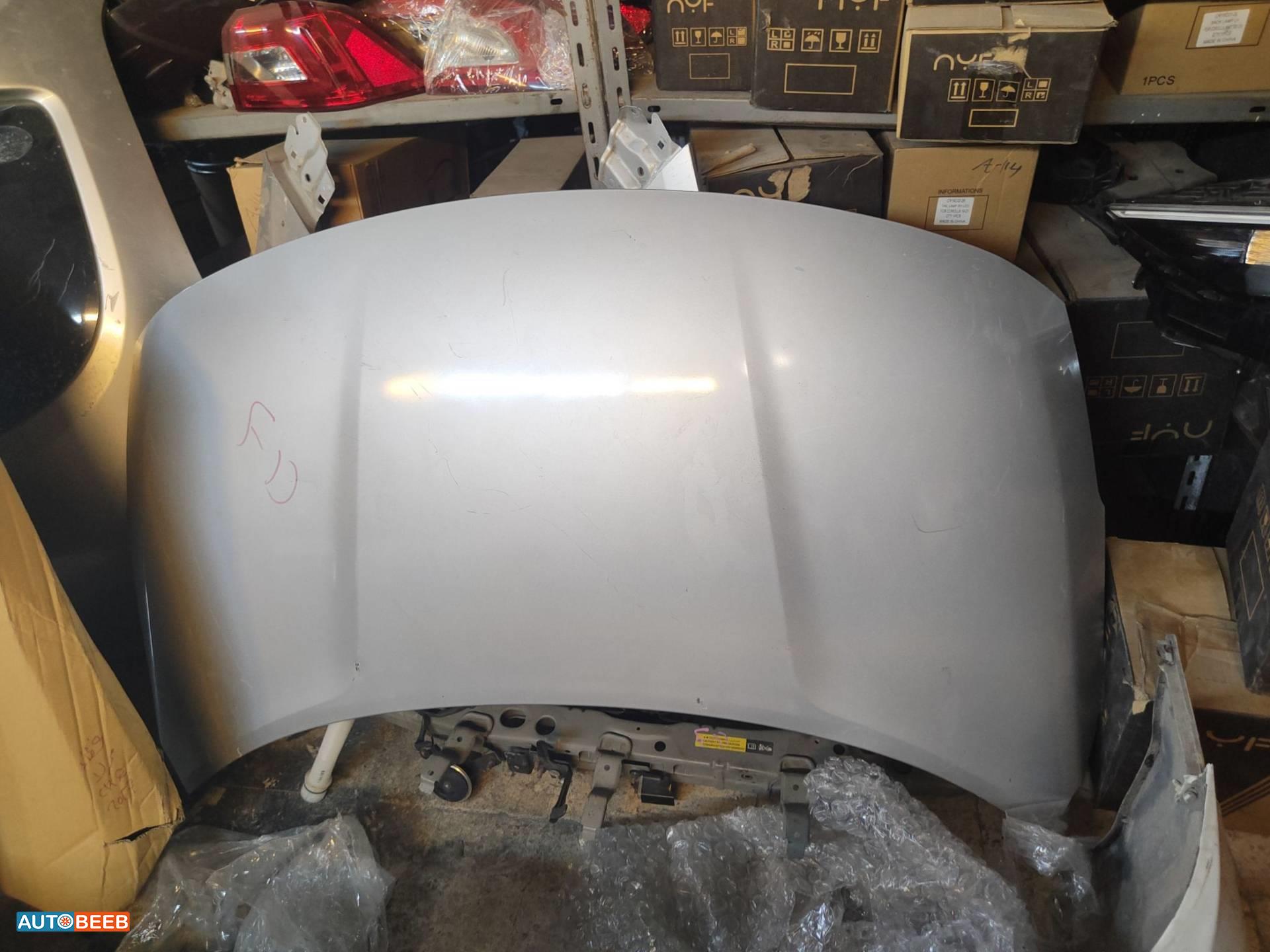 Body  Hood Nissan Sunny