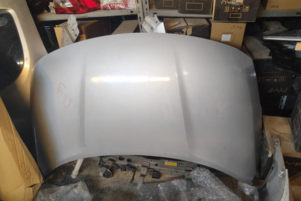 Body  Hood Nissan Sunny