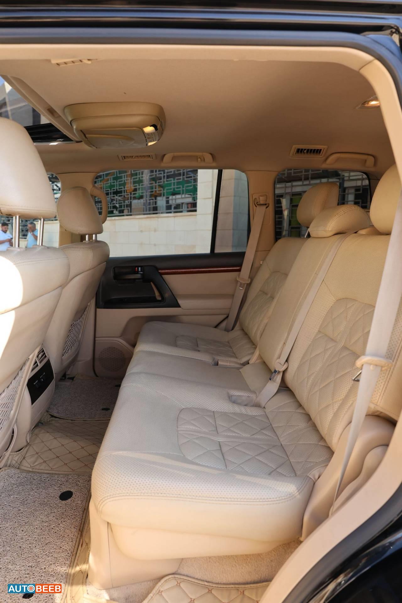 Toyota Land Cruiser 2014