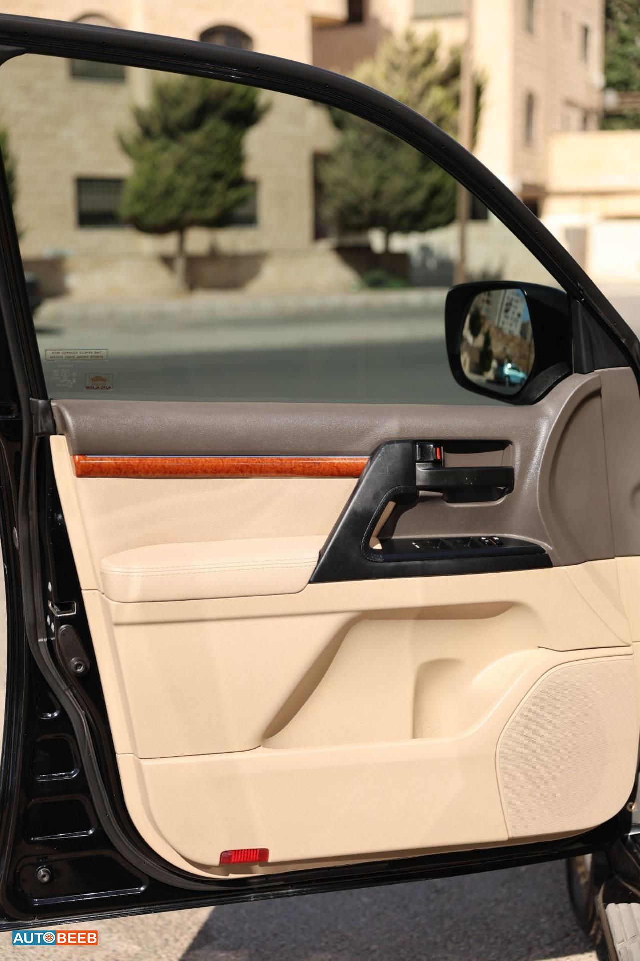 Toyota Land Cruiser 2014