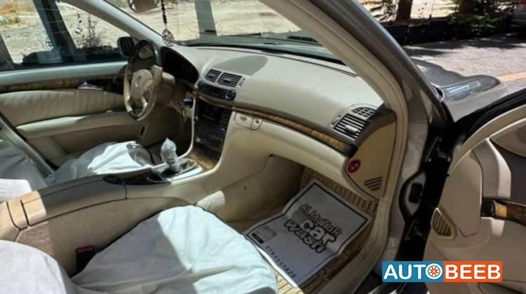 مرسيدس بنز E200 2005