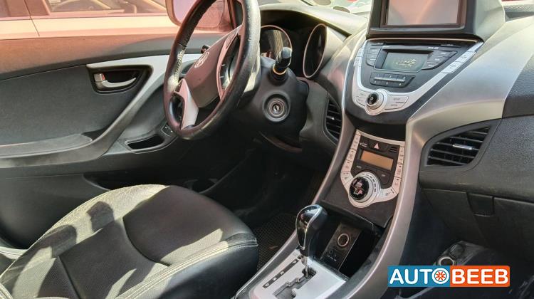 Hyundai Elantra 2011