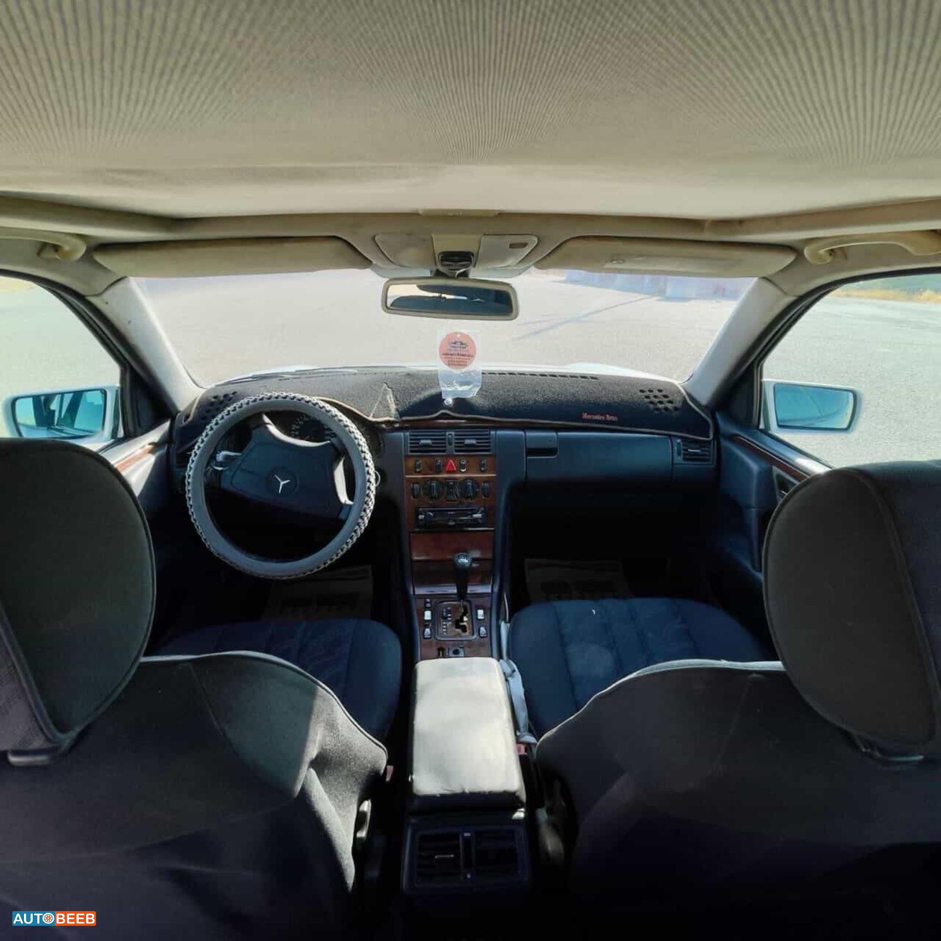 Mercedes Benz E200 1999