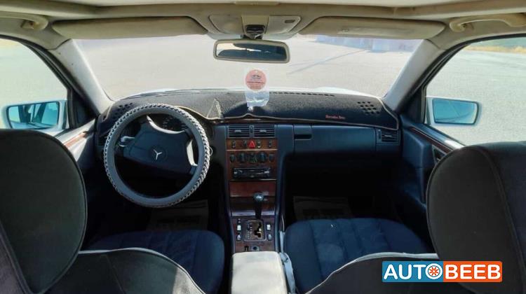 Mercedes Benz E200 1999