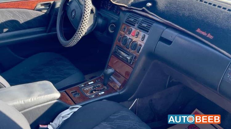 Mercedes Benz E200 1999