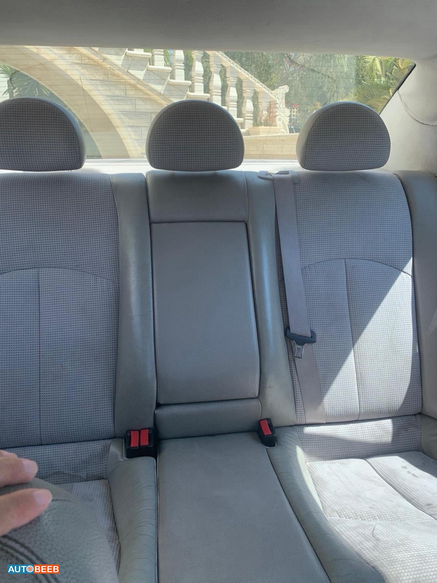 مرسيدس بنز E240 2004