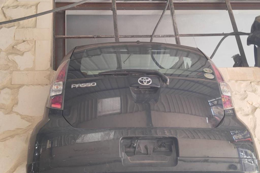 Body  Trunk Daihatsu Sirion