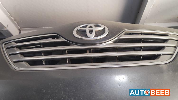 Body  Grilles Toyota Camry