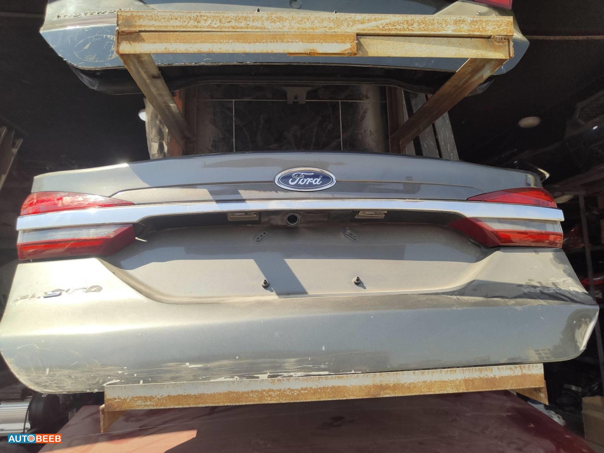 Body  Trunk Ford Fusion