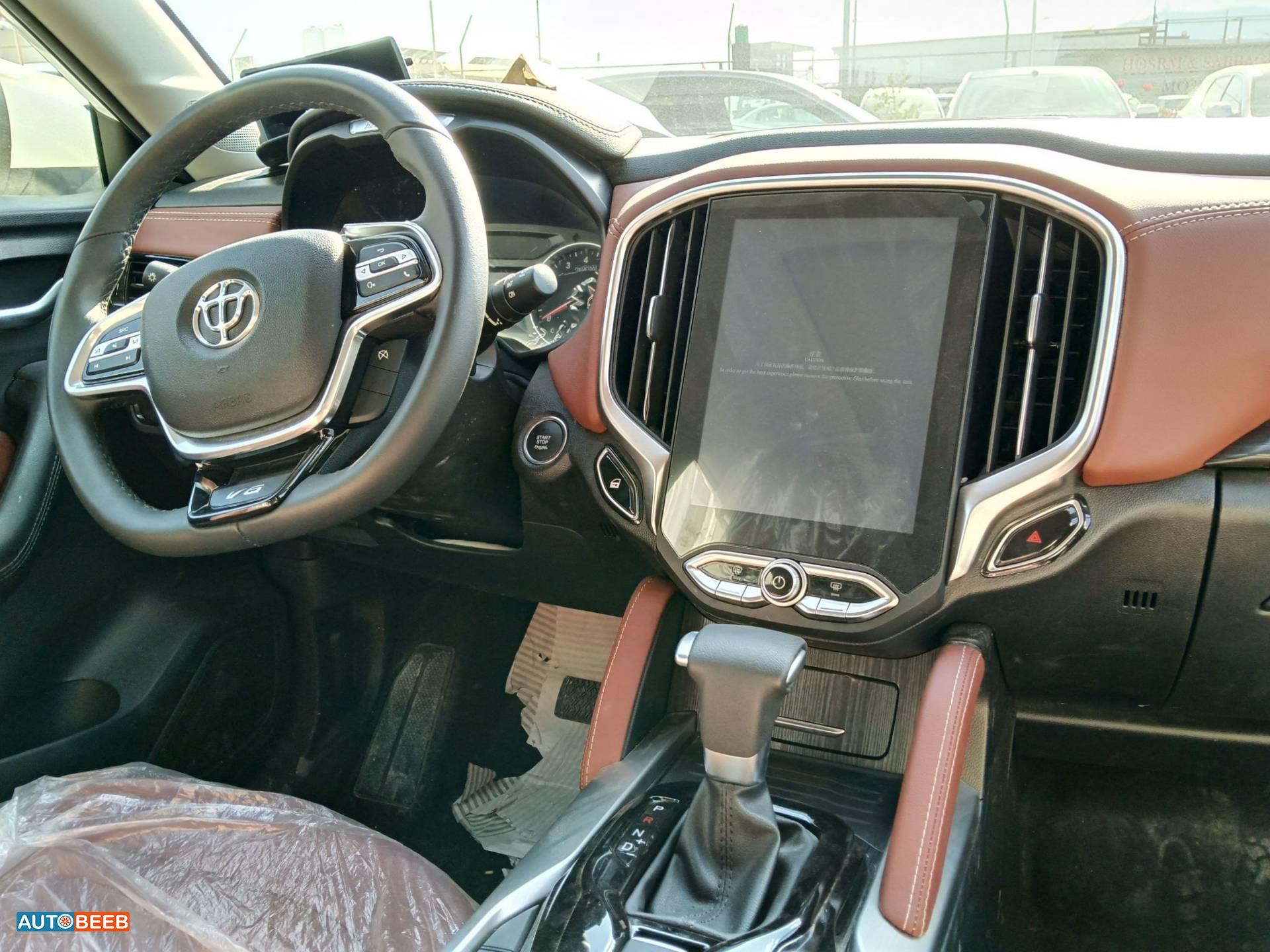 Toyota  2025