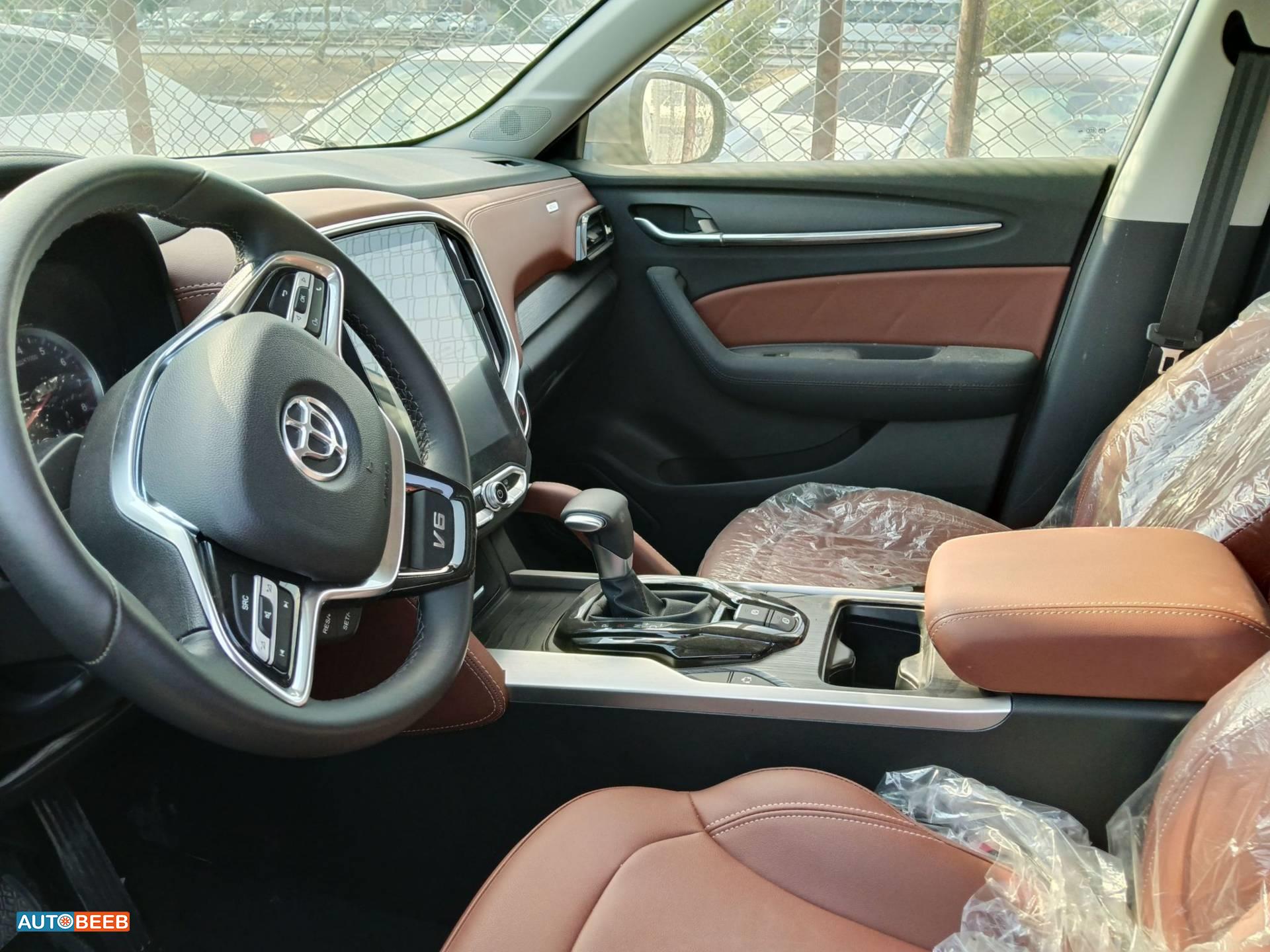 Toyota  2025