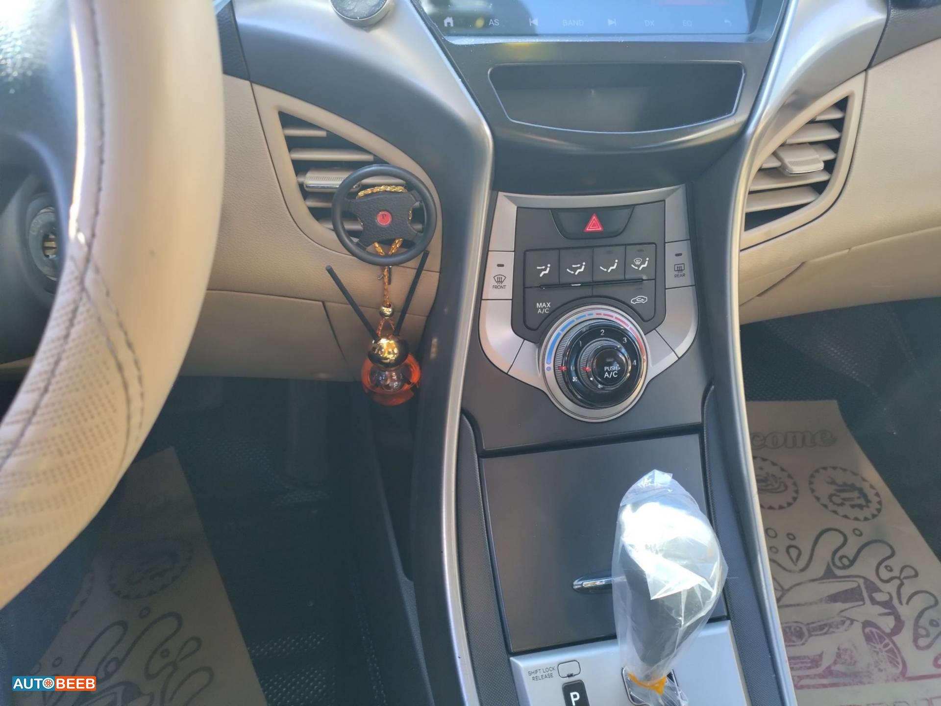Hyundai Elantra 2014