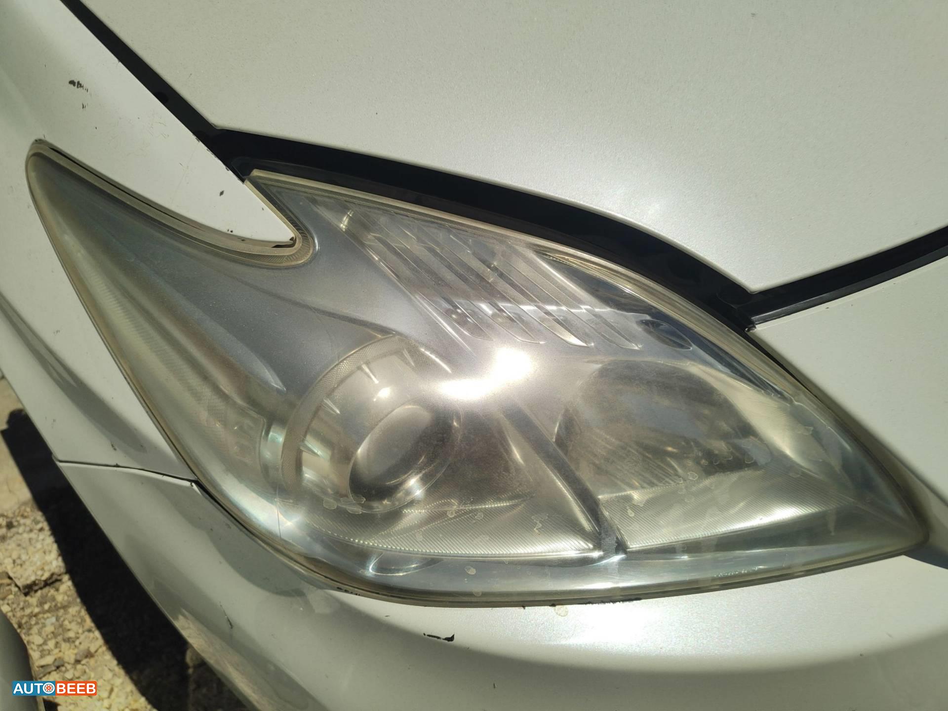 Lights Front light Toyota Prius