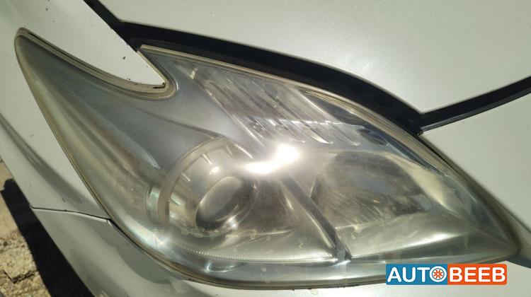 Lights Front light Toyota Prius