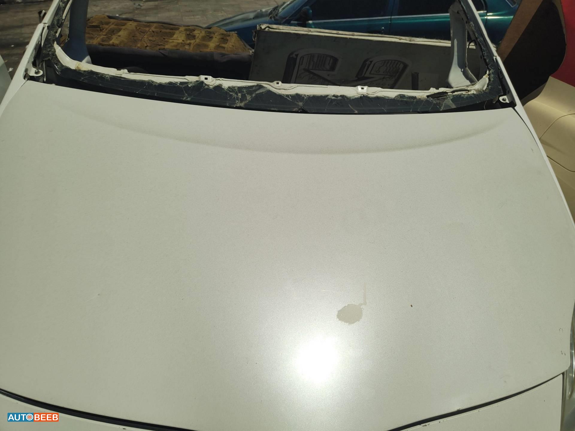 Body  Hood Toyota Prius