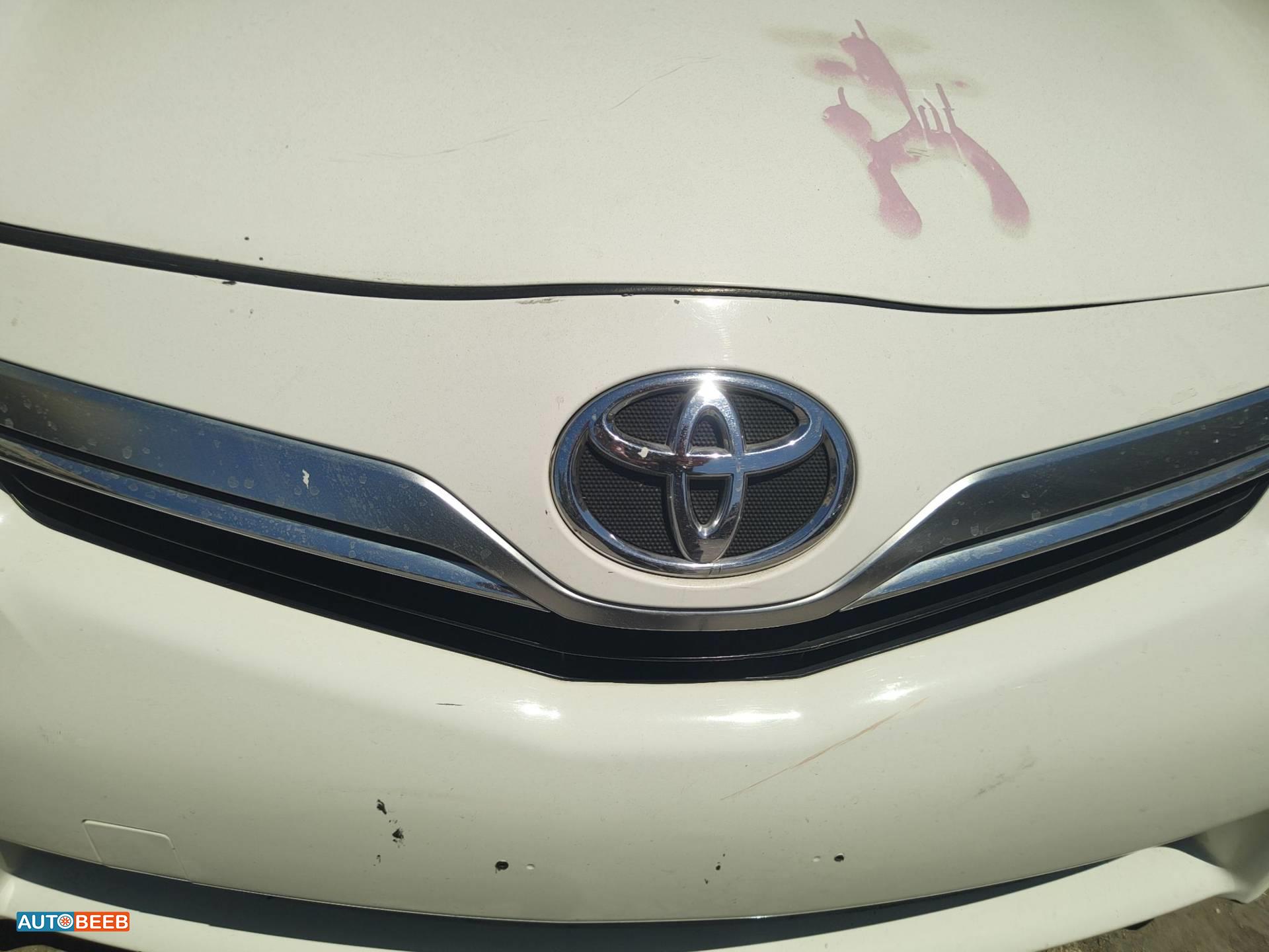 Body  Grilles Toyota Camry