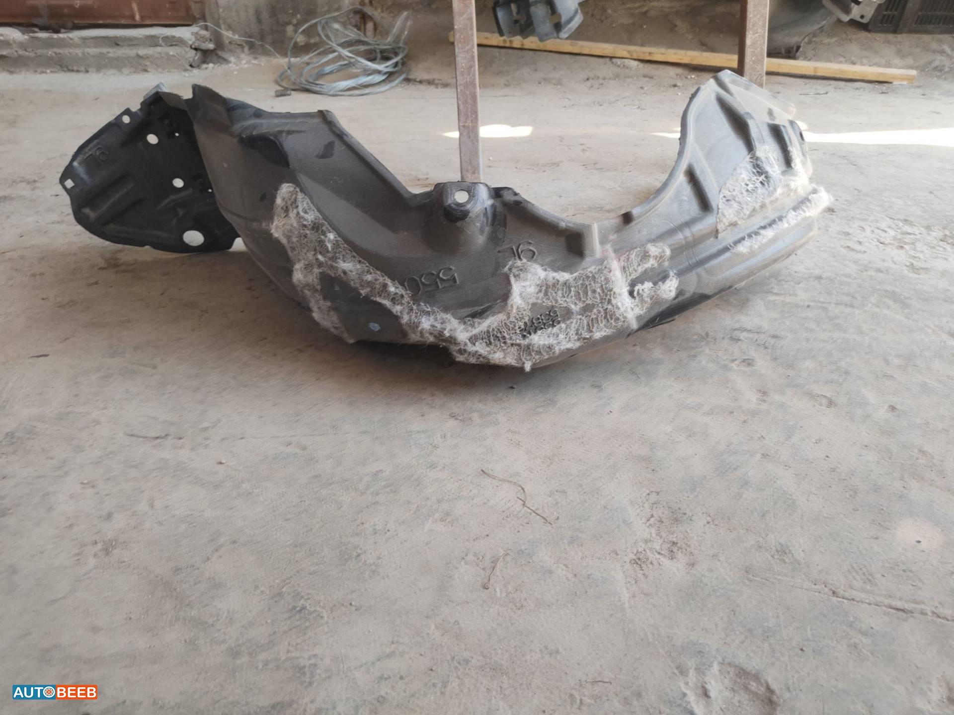 Body  RR BUMPER Toyota Prius C