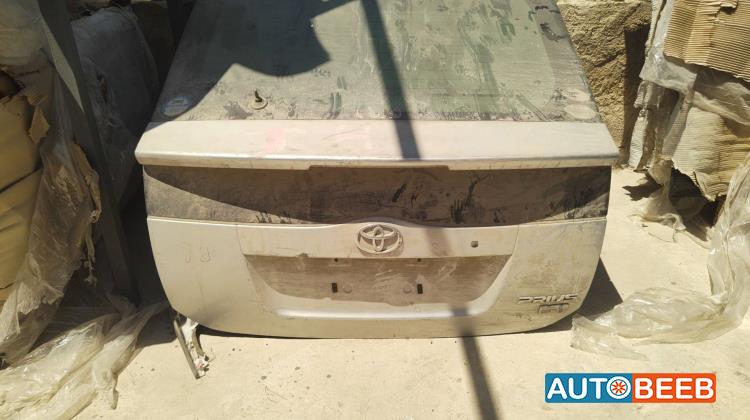 Body  Trunk Toyota Prius