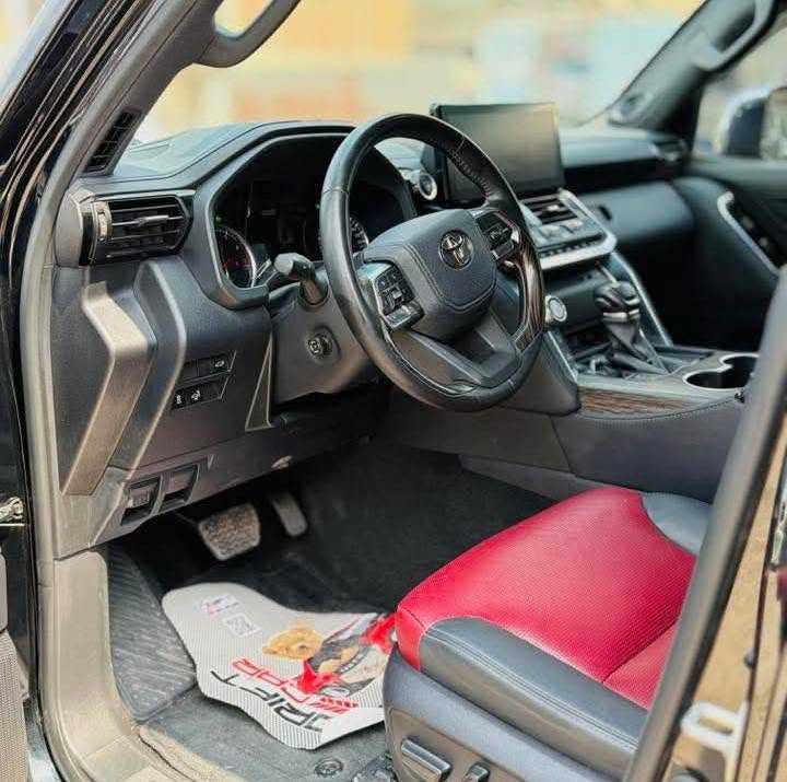 Toyota Land Cruiser 2024