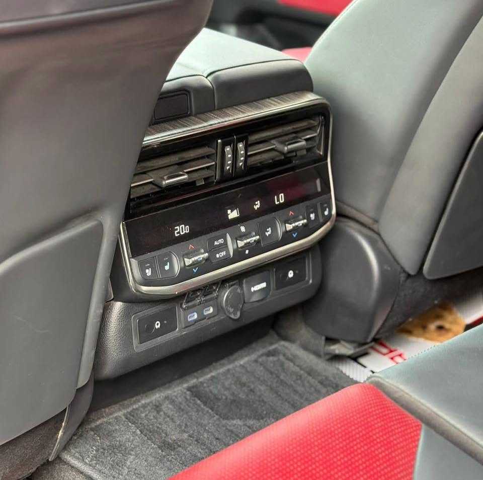 Toyota Land Cruiser 2024