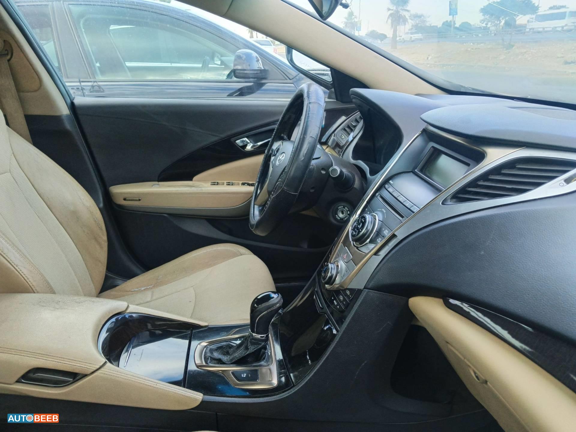 Hyundai Azera 2012