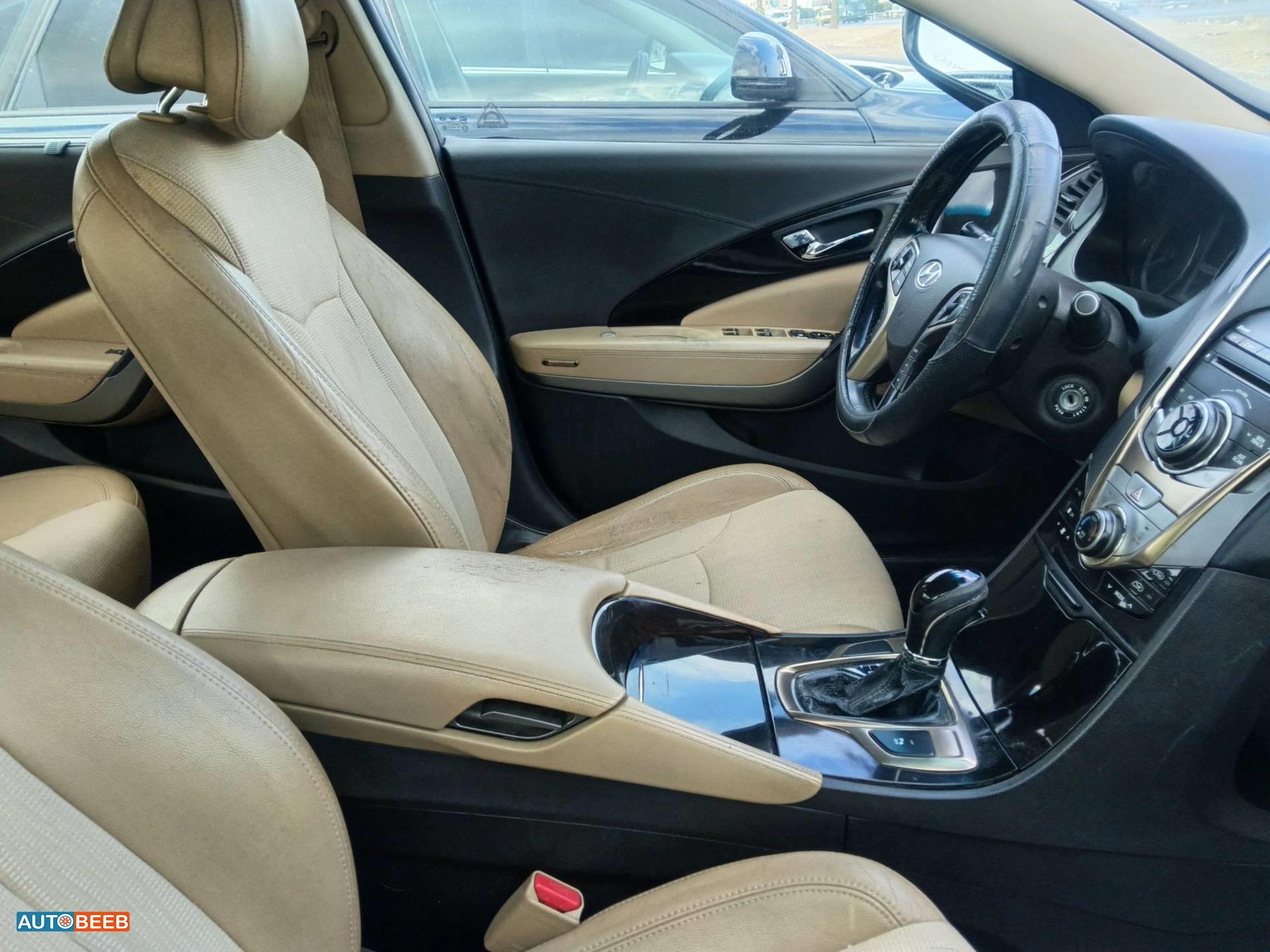 Hyundai Azera 2012