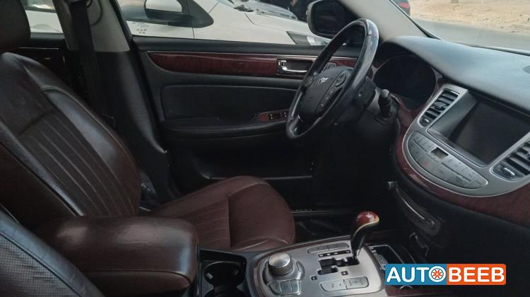 Hyundai Genesis 2011
