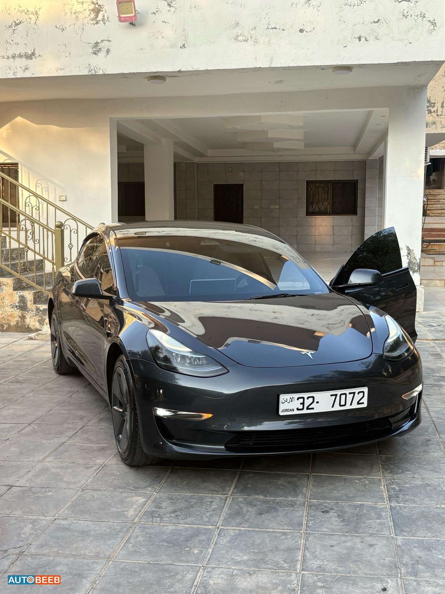 Tesla 3 2023