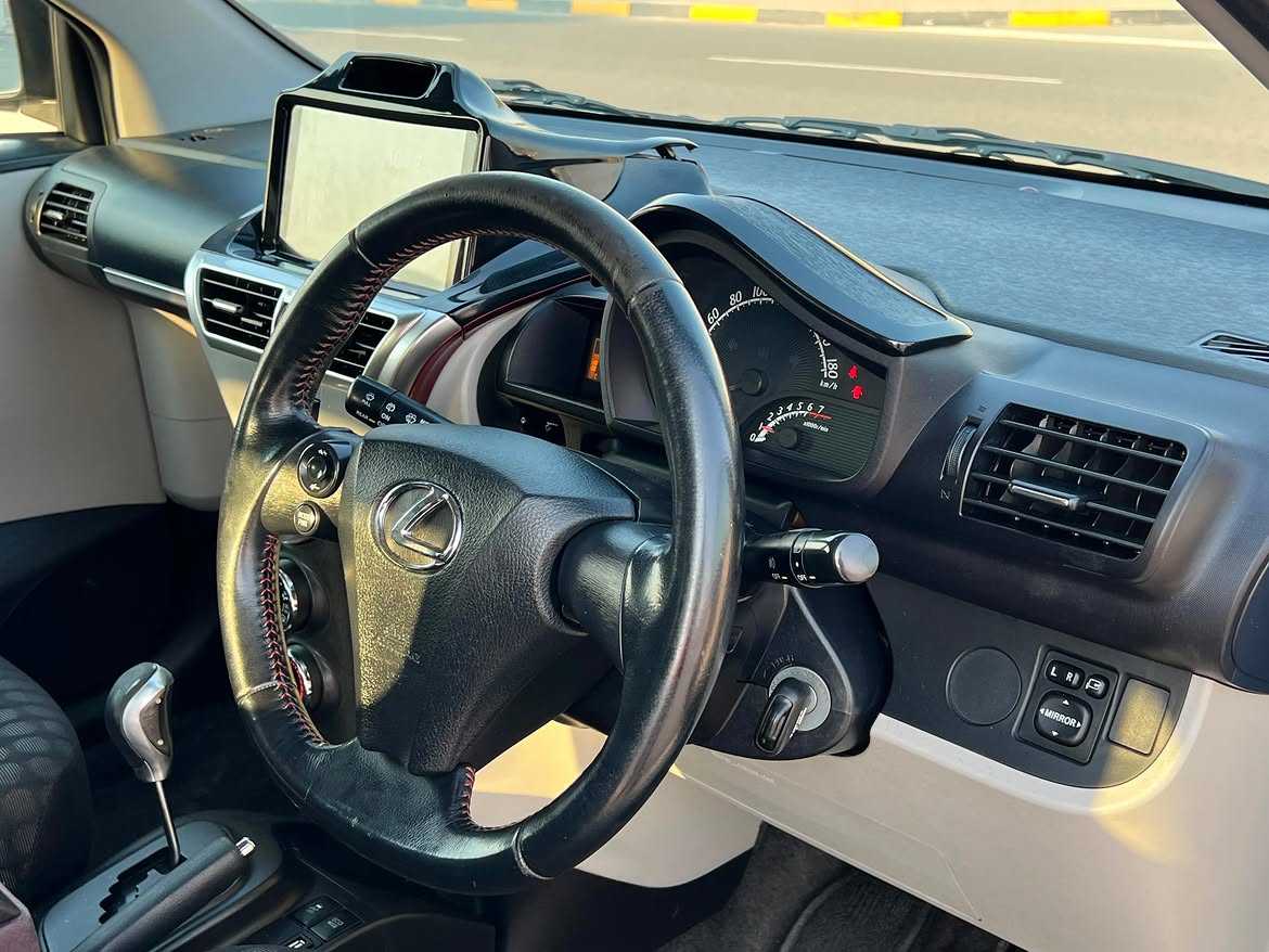 Toyota iQ 2012