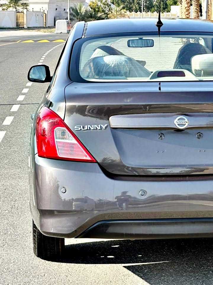 Nissan Sunny 2021