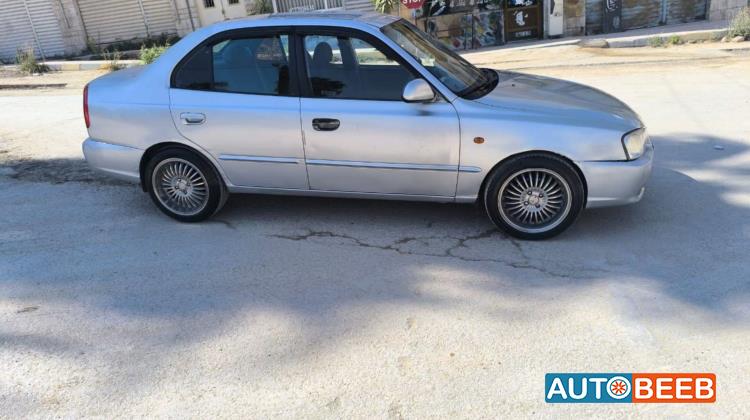 هيونداي فيرنا 2001