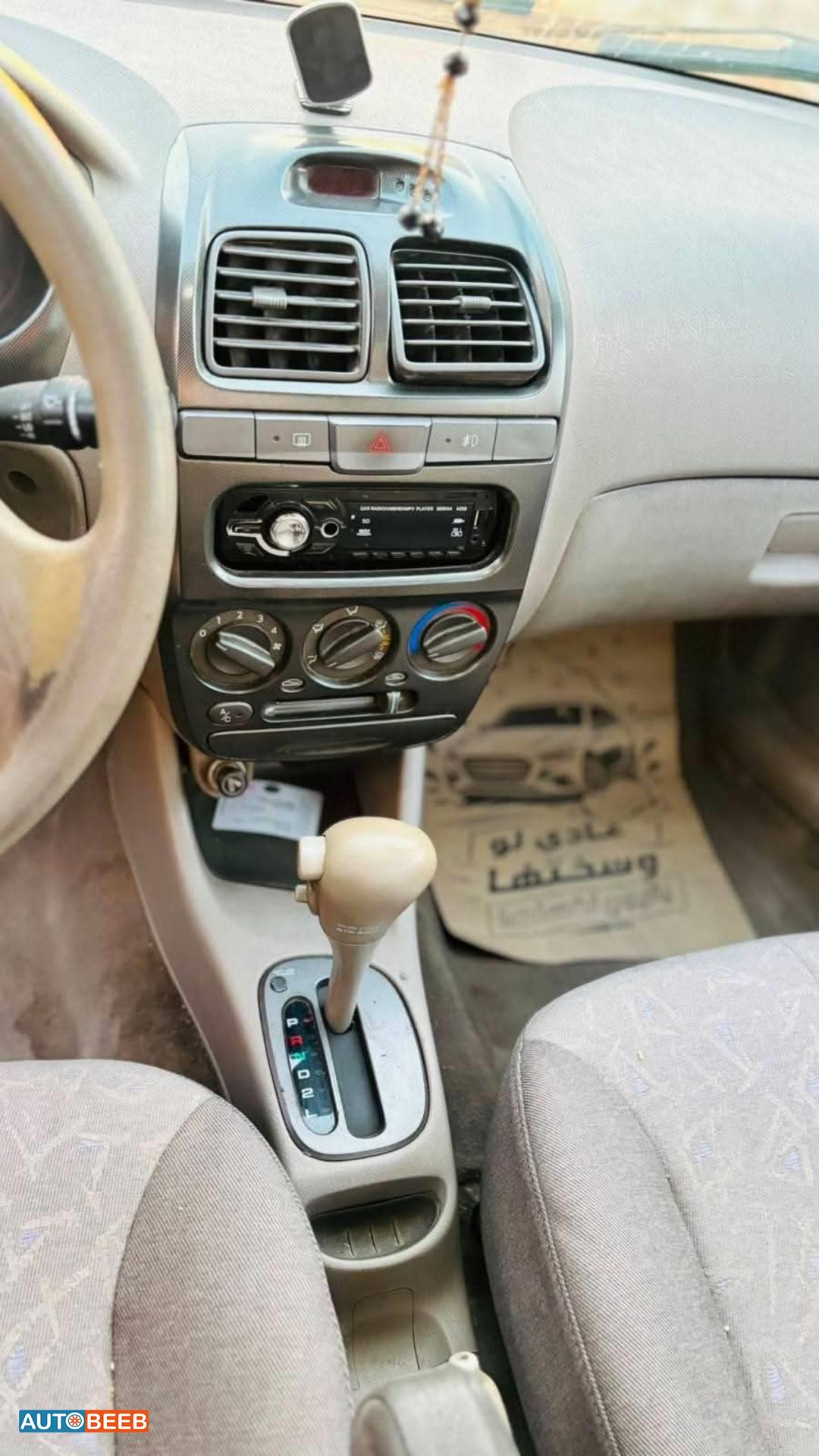 Hyundai Verna 2001